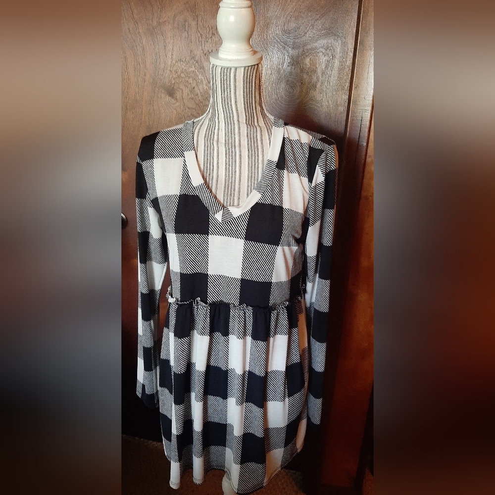 HEIMISH USA Black and White Plaid Tunic